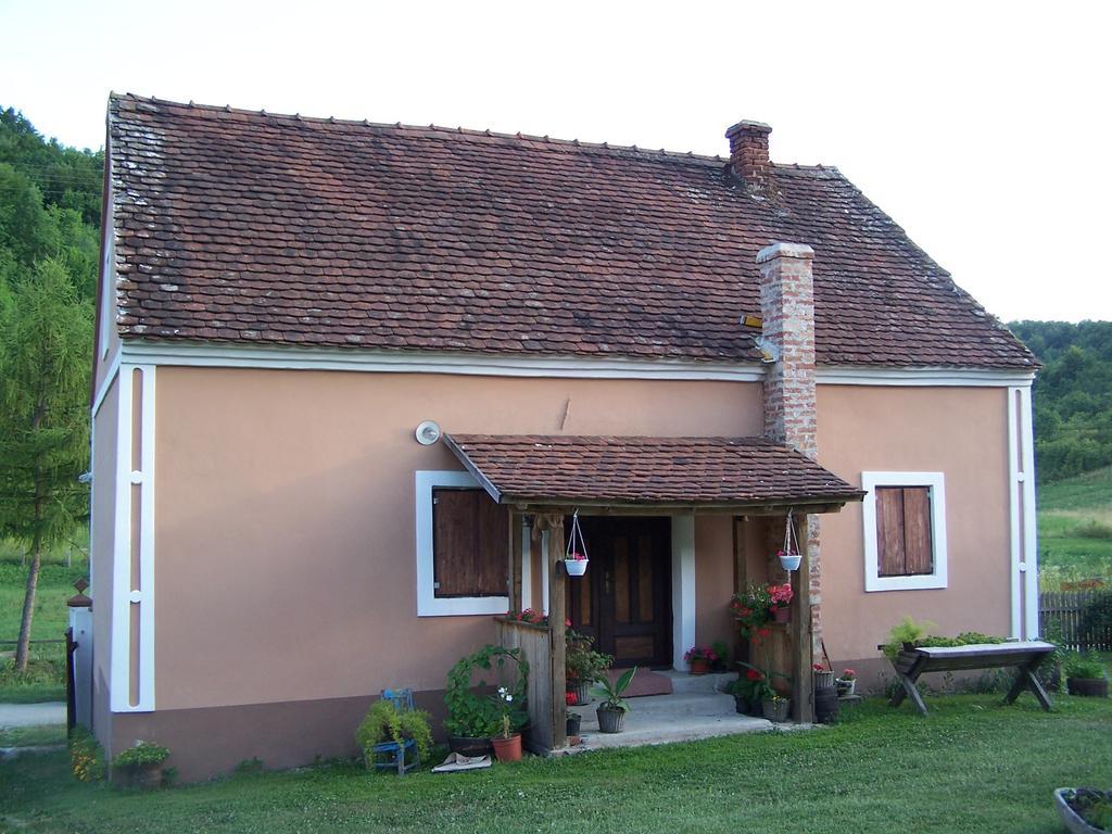 Apartment Eko Etno Selo Stara Kapela, Pavina Kuca 部屋 写真