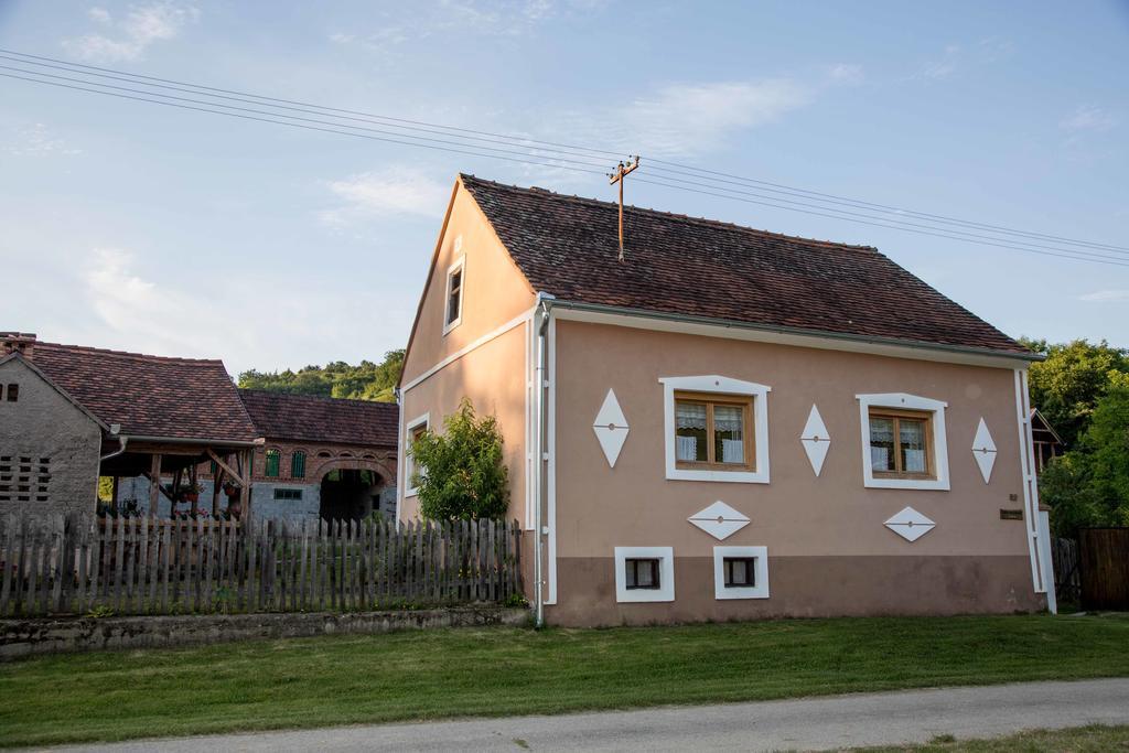 Apartment Eko Etno Selo Stara Kapela, Pavina Kuca エクステリア 写真